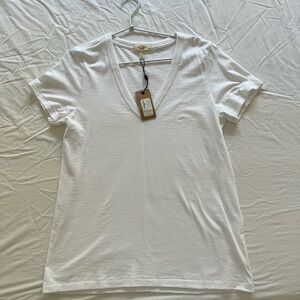 Rag and Bone V-neck tshirt